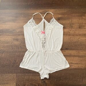 Victorias Secret white lace pajama romper | bridal | size S
